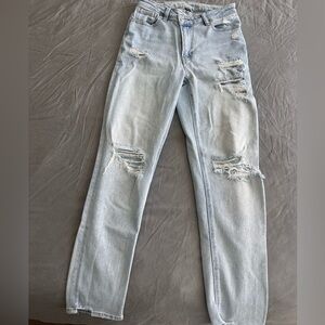 AE Stretch ripped V rise mom jean - Size 2 Regualr